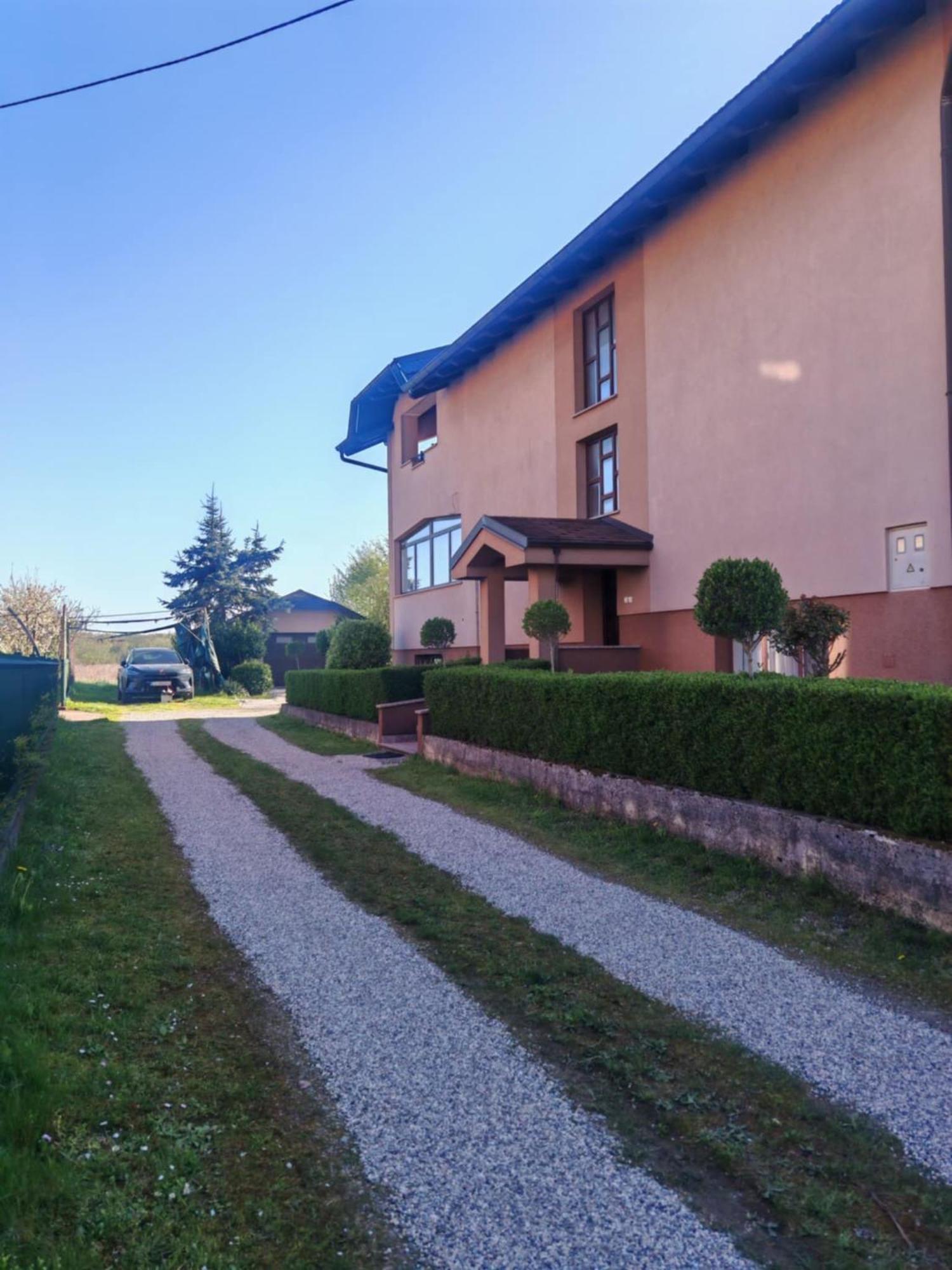Apartman Kristian Zagreb Airport Velika Gorica Buitenkant foto